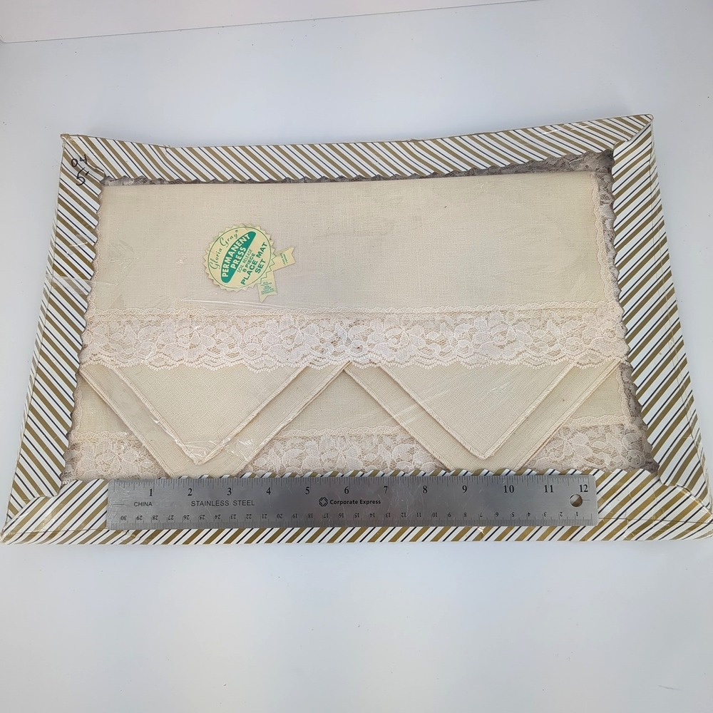 Gloria Gray Placemat (4) and Napkin (4) Set Vintage Lace Trim Permanent Press